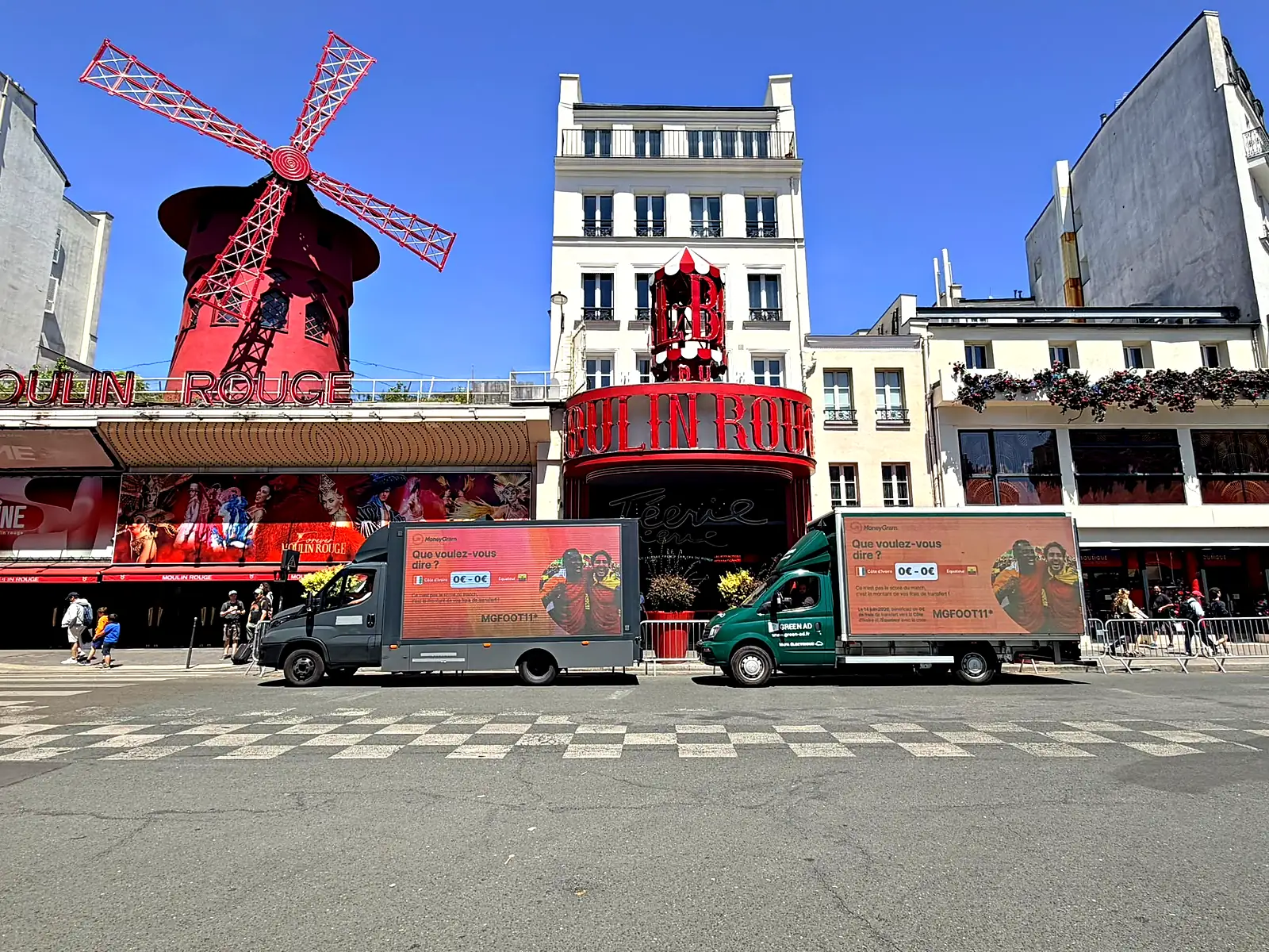 Camion LED Green Ad · Moulin Rouge