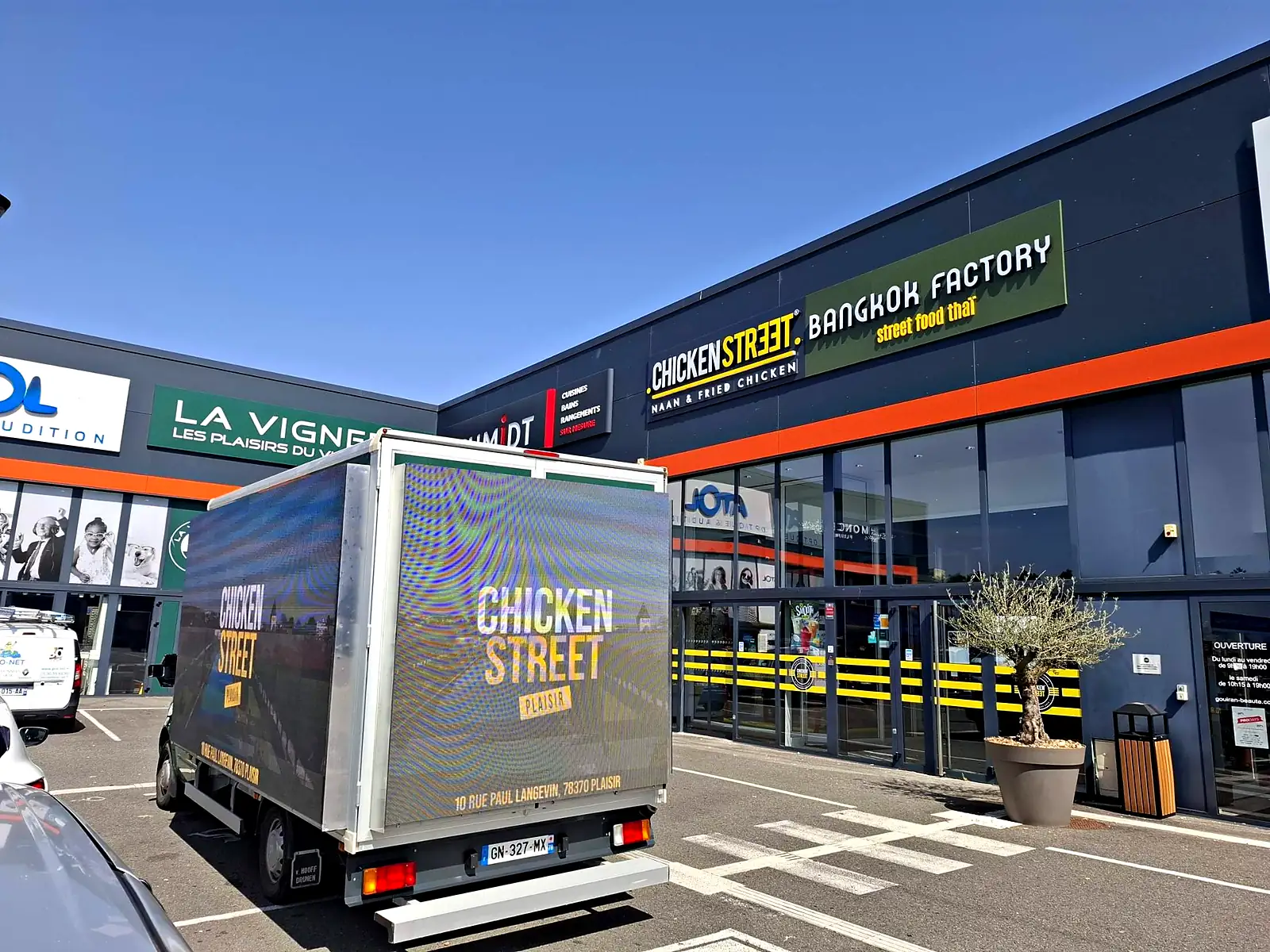 Camion LED Green Ad · Chicken Street · Plaisir