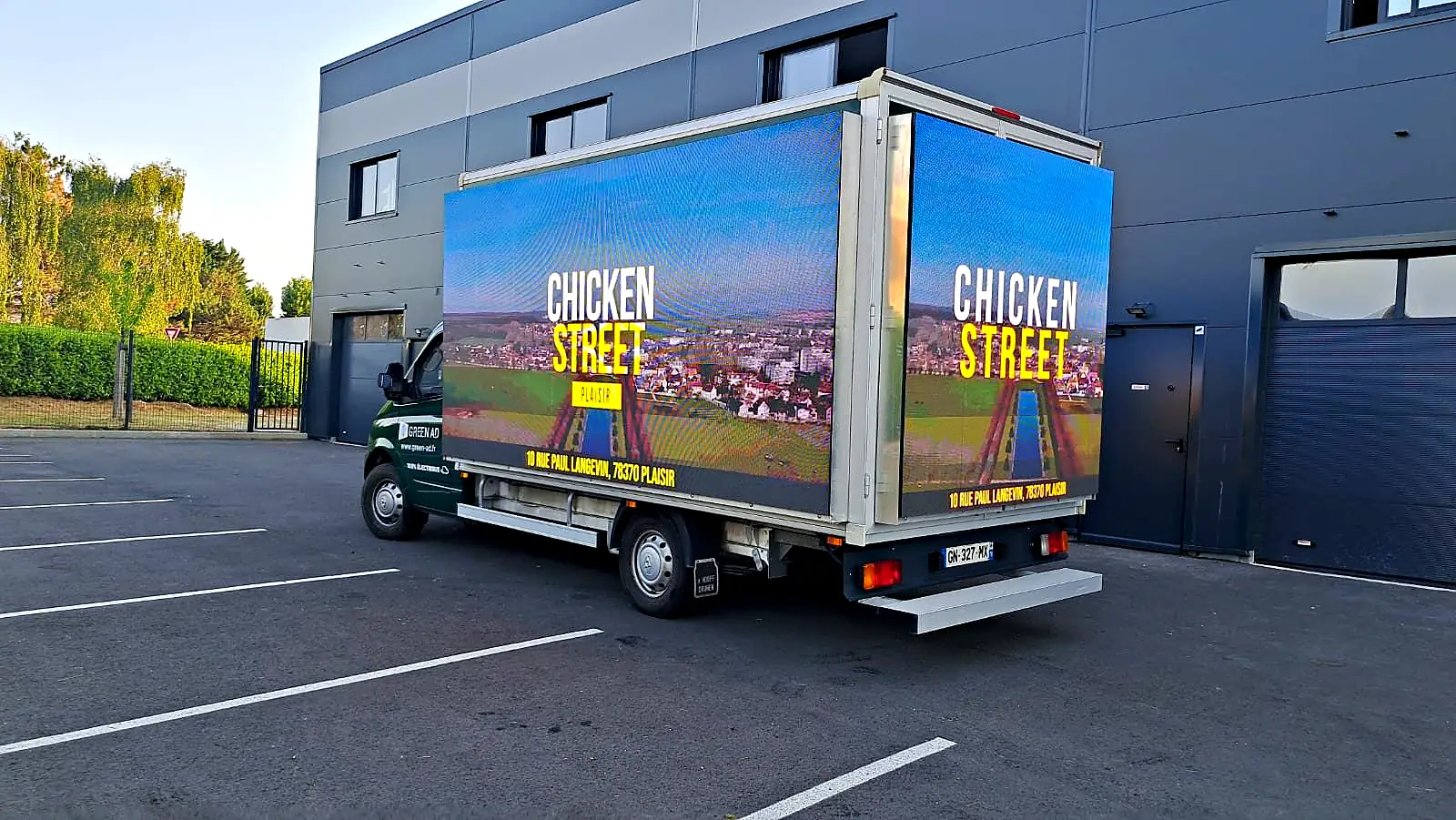 Chicken Street, drive-to-store à Plaisir