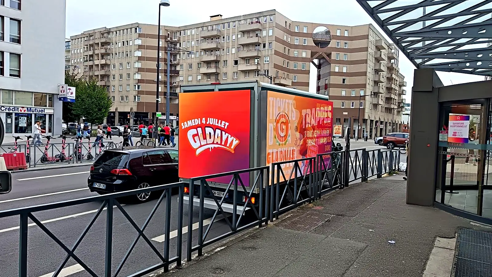 Trappes, annonce d'événement sur camion LED