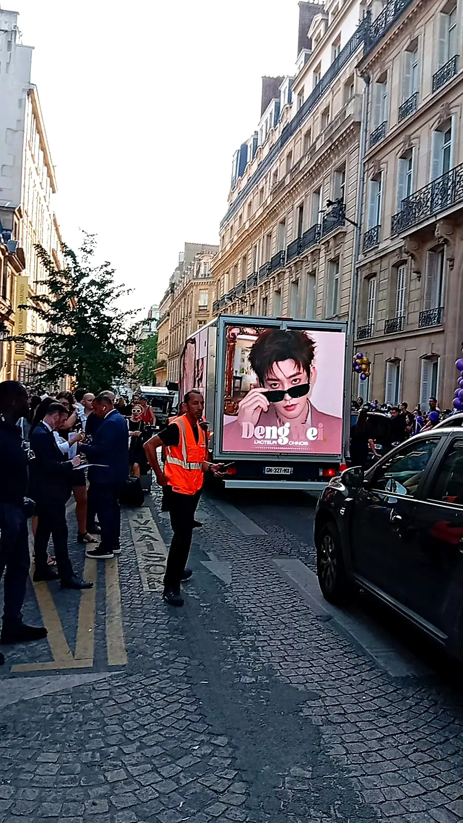 Sortie de défilé pendant la Paris Fashion Week